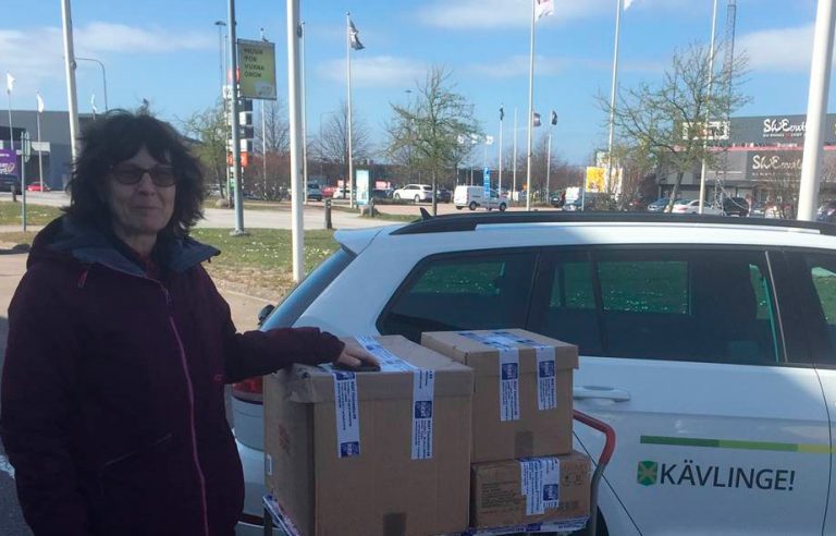 Neat dona material para la producción de pantallas de protección facial para cuidadores