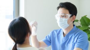 Lares exige que el sistema p&uacute;blico de salud asuma el coste de los PCR a los profesionales de las residencias