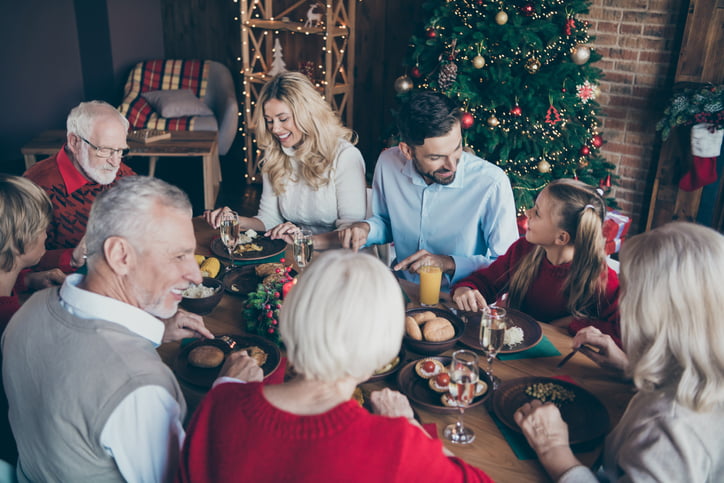 Consejos de Sanitas Mayores para disfrutar de la Navidad en familia y con seguridad