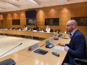 La Vicepresidencia de Derechos Sociales alcanza un acuerdo con las organizaciones empresariales y sindicales para mejorar la atenci&oacute;n a la dependencia