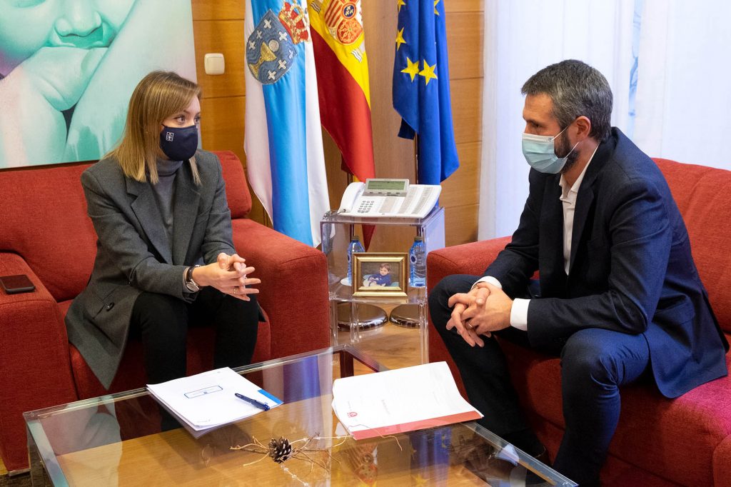 Más horas de ayuda a domicilio en Galicia