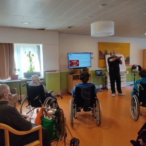 Sermade ofrece talleres de salud bucodental a residentes y trabajadores de Amavir