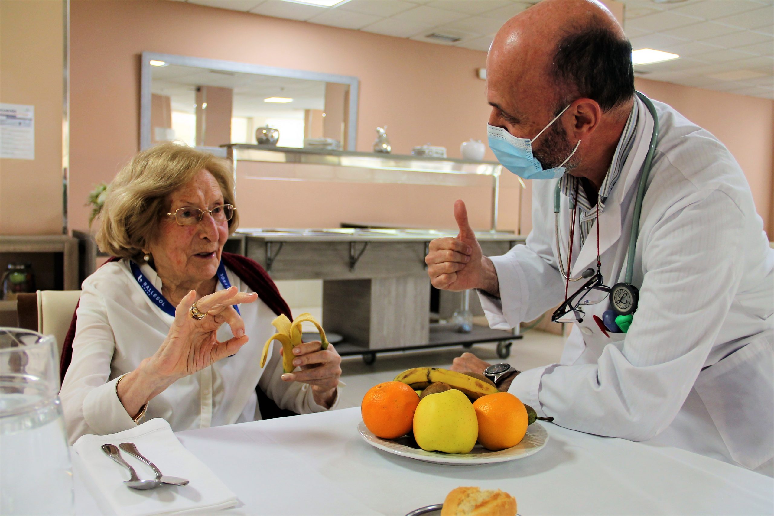 Las personas mayores de 75 años necesitarán más aporte de proteínas para recuperar la pérdida de masa muscular y ósea