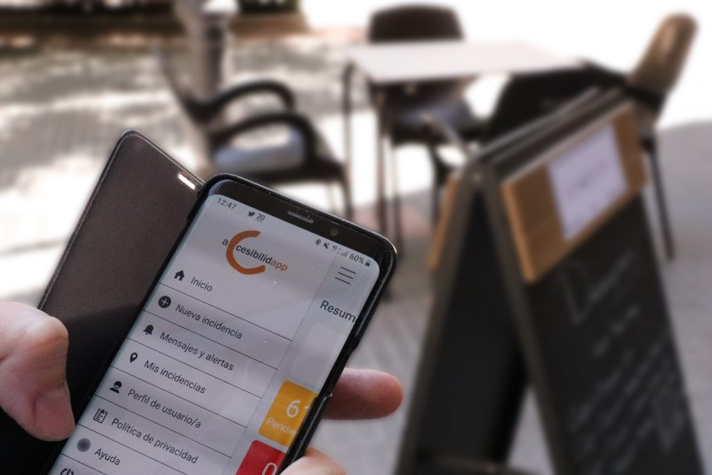 Cocemfe registra más de 3.000 barreras de accesibilidad en España a través de “AccesibilidApp”