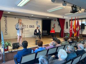 Tel&eacute;fono gratuito para atender a las personas mayores de Madrid