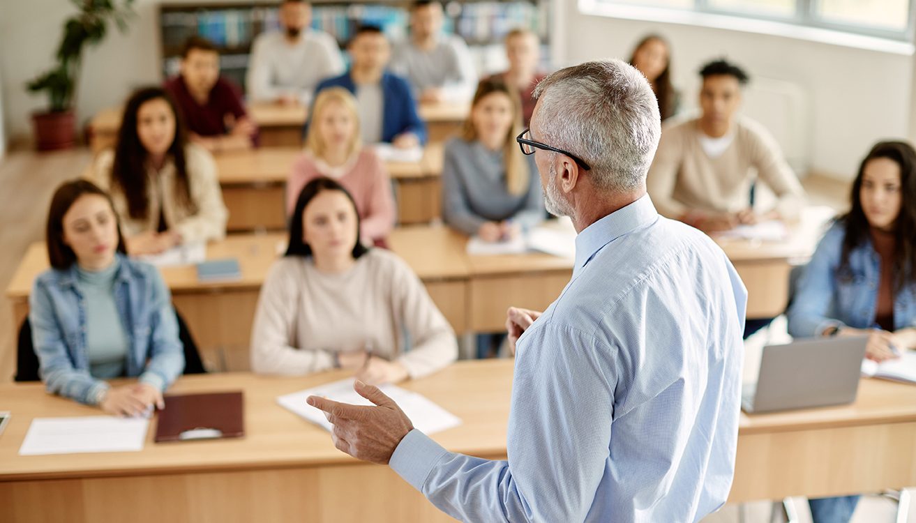 Cuenta atrás para obtener la cualificación profesional para trabajar en el sector sociosanitario