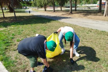 DomusVi participa en el movimiento Libera contra la basuraleza y limpia de residuos la naturaleza