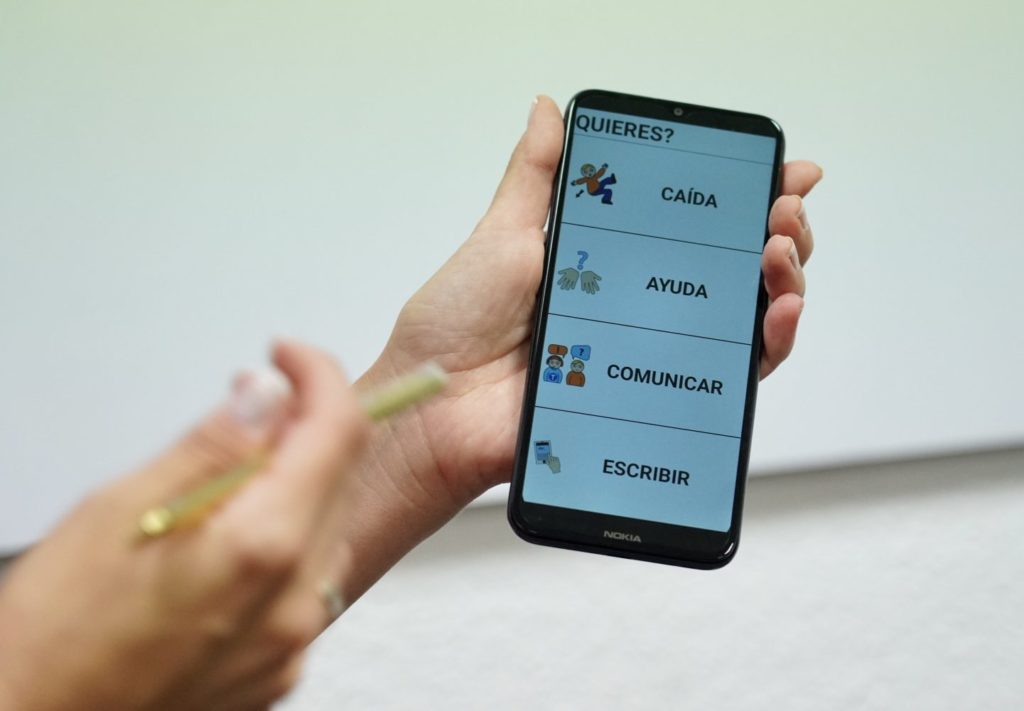 Teleasistencia: salvavidas para personas mayores.