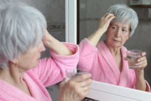 Atenci&oacute;n a personas mayores.