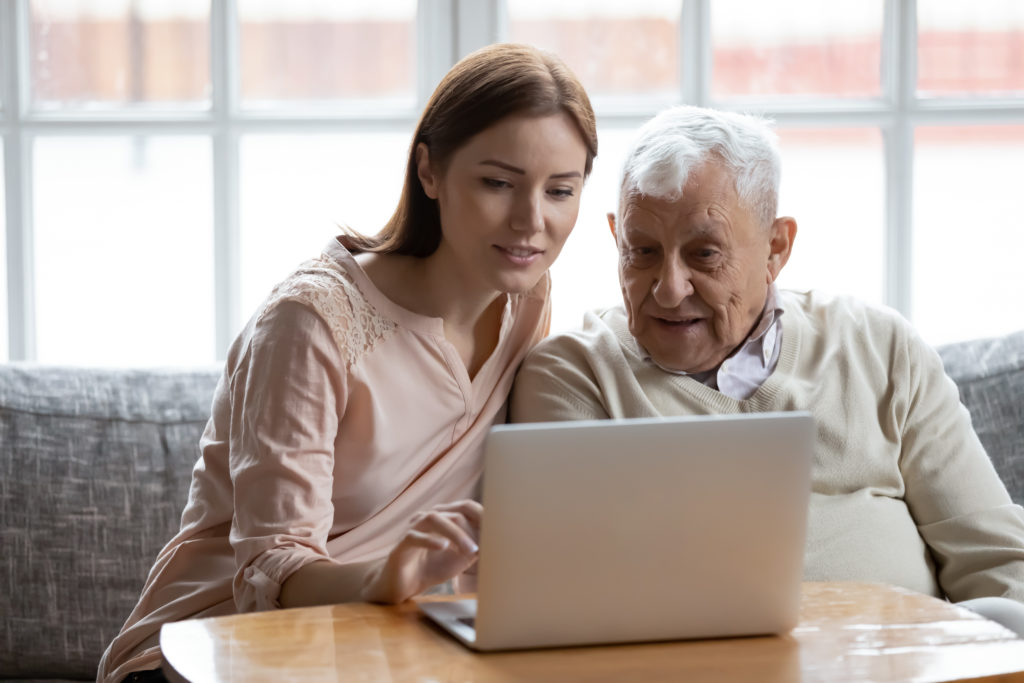 Nuevas tecnologías e internet y las personas mayores.