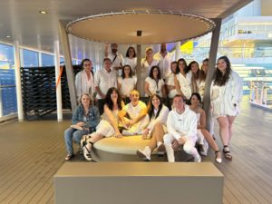 Cruceros Vitalia 2024. Reconocimiento por la atenci&oacute;n a las personas mayores.