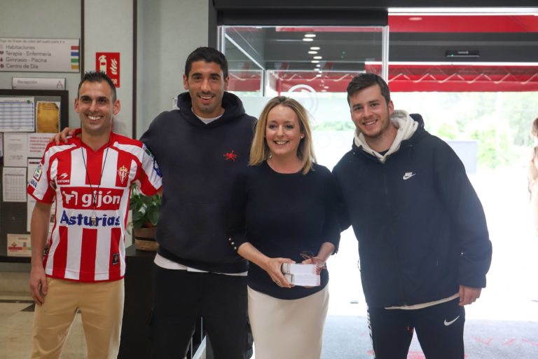 Futbolistas del Sporting de Gijón, de Segunda División, en la residencia Colisée Gijón.