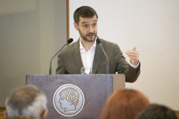 Pablo Bustinduy, ministro de Derechos Sociales, Consumo y Agenda 2030. Formación de personas con discapacidad.