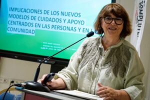 La directora del Imserso, Mayte Sancho, en los Cursos de Verano de la UCM.