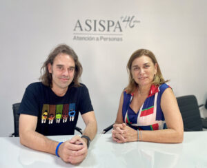 Elena Sampedro, directora general de ASISPA, y Arturo G&iacute;vica, subdirector general de ASISPA.