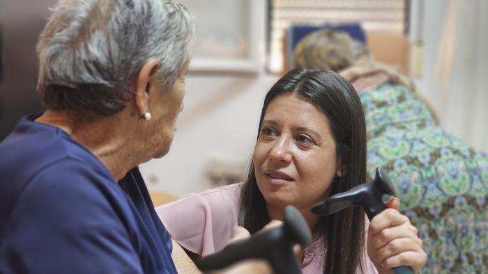 La consejera de Bienestar Social, Bárbara García Torijano. Castilla-La Mancha activa el programa itinerante SEPAP-MejoraT en la comarca de Sacedón.