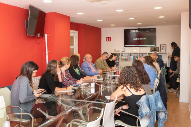 "A la vejez, vitales", un movimiento por los derechos de las personas mayores.