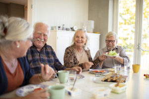 Nutrición adecuada para el bienestar y la longevidad de las personas mayores,