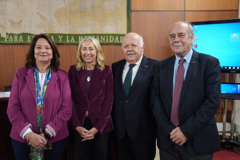 El Movimiento "A la Vejez, Vitales" se presenta en el Parlamento de Andalucía, promoviendo un envejecimiento activo.