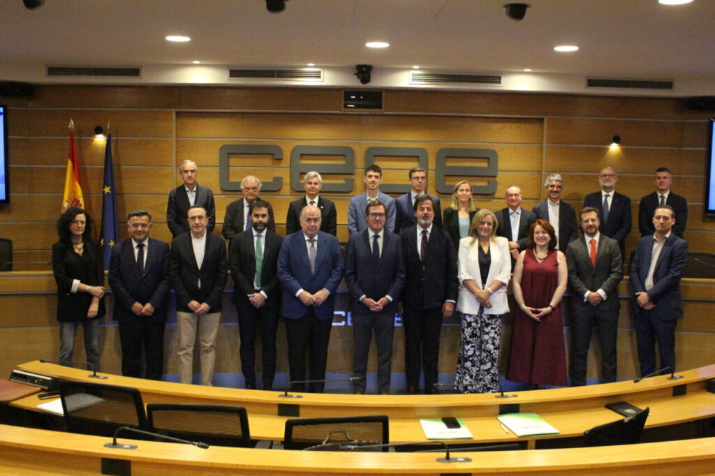 CEOE presenta una declaración de principios éticos del sector sanitario y sociosanitario.