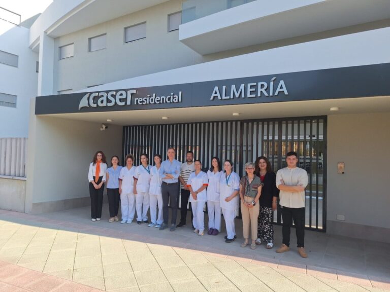 Caser Residencial inaugura un nuevo centro de personas mayores en Almería.