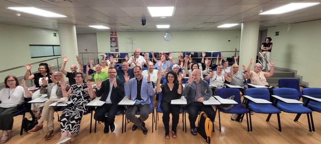 La CNSE presenta una guía pionera para mejorar la atención a personas mayores sordas en residencias.