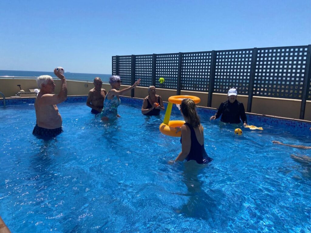 beneficios del aquagym en personas mayores