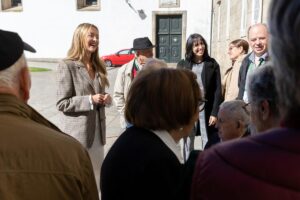 Galicia destaca la labor de las entidades sociales en el cuidado de los mayores.