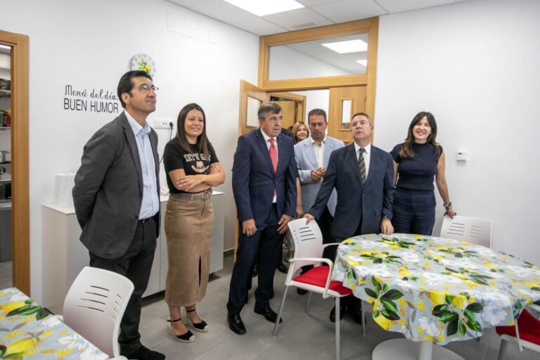 Castilla-La Mancha inaugura la nueva vivienda de mayores de El Torno.