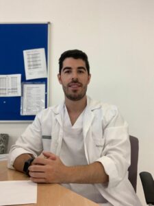 Alejandro Valcuende, doctor en Farmacia y miembro de la Sociedad Española de Farmacia Hospitalaria (SEFH) y de la Sociedad Española de Geriatría y Gerontología (SEGG).