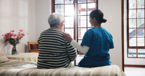 El Gobierno se compromete a impulsar el sector de los cuidados.