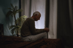 CEAFA profundiza en el impacto de la soledad y el aislamiento en el inicio y desarrollo de demencia.