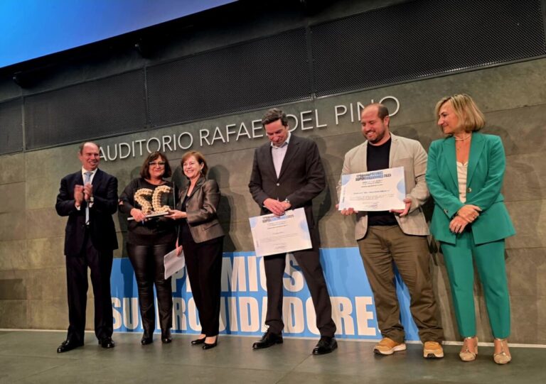 El programa de radio Palabras Mayores distinguido en los Premios SUPERCUIDADORES 2025.