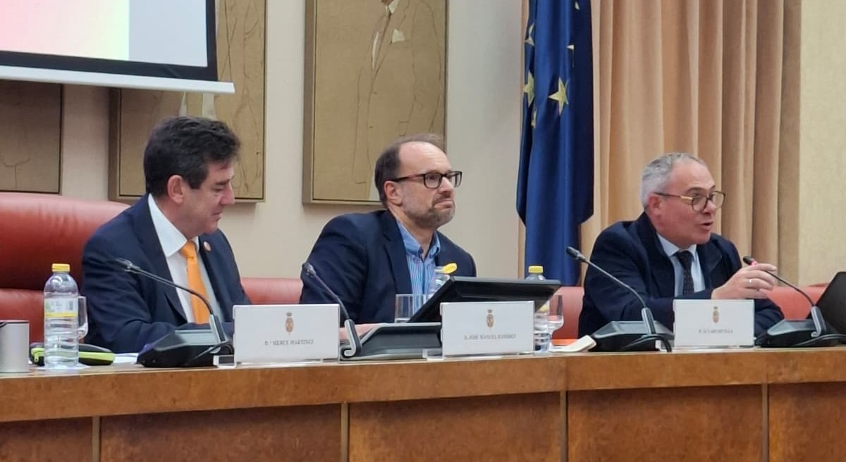 Javier Pérez agradeciendo el reconocimiento