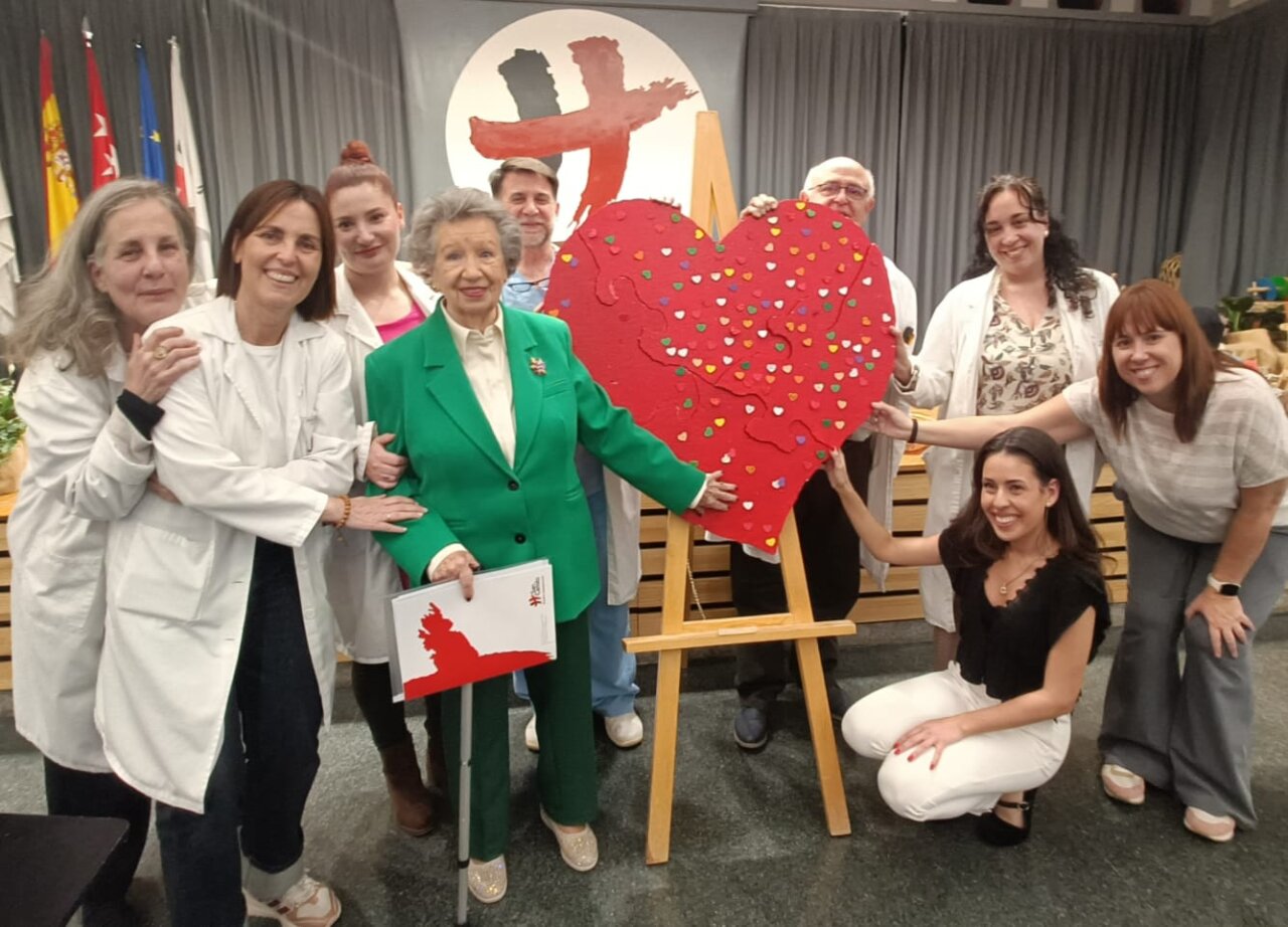 Grupo de personas en el Centro San Camilo durante las Jornadas de Alzheimer