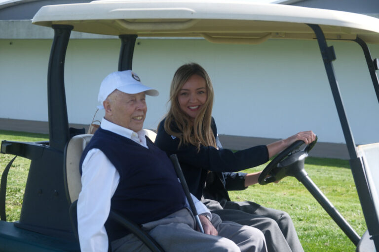 Galicia promueve el envejecimiento activo en residencias con actividades deportivas.