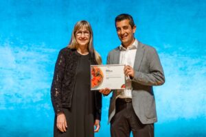 El El Hospital de Navarra recibe un premio por un proyecto que previene el deterioro funcional en mayores hospitalizados.