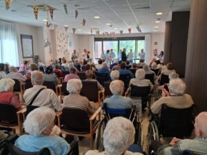 Enalta organiza una jornada de m&uacute;sica en la residencia Sanitas Mayores Loramendi de Erandio.