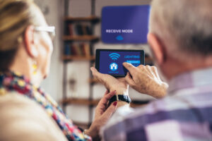 Tecnolog&iacute;a para un cuidado conectado que anticipa riesgos.