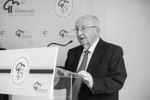Pascual Berlanga hablando en un evento de Los Nogales