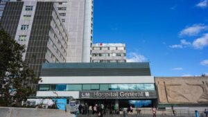 El Hospital La Paz, primer centro de tercer nivel de España en obtener la certificación AENOR por su Compromiso con las Personas Mayores.
